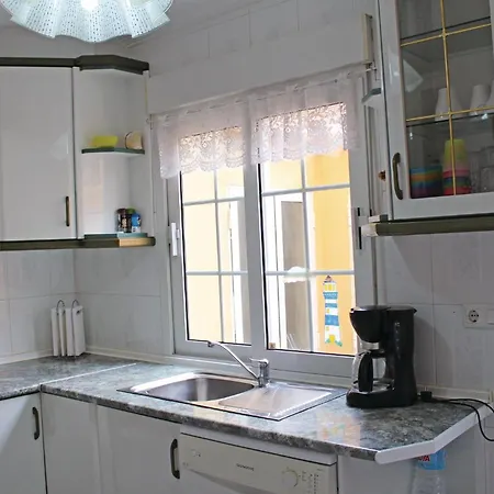 Будинок відпочинку Lovely In With Kitchen *