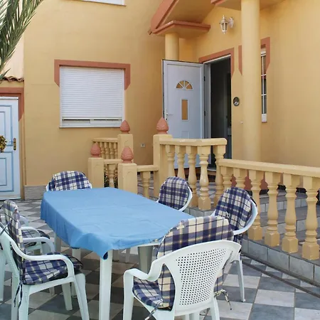 Будинок відпочинку Lovely In With Kitchen *